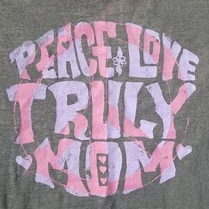 PEACE Love Mom Grey Short Sleeve Truly Tee NWT